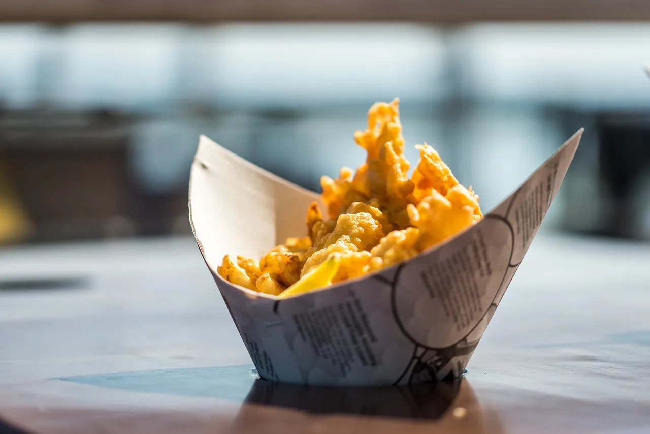 Recette gourmande : frites au cheddar et au bacon