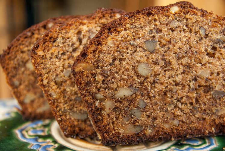 Cake au « Fouetté de chèvre nature » accompagné de sa salade