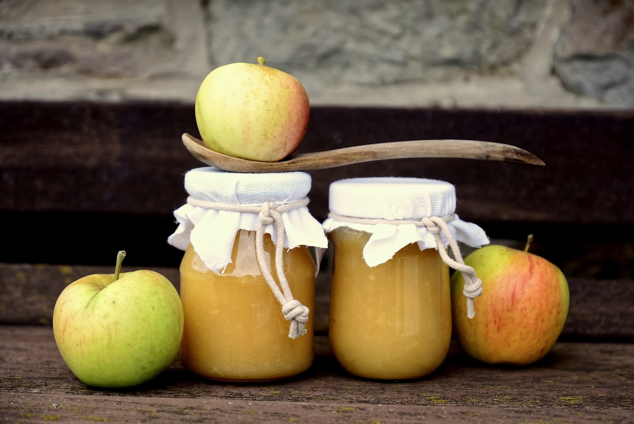 Recette et secrets de la gelée de pommes traditionnelle.