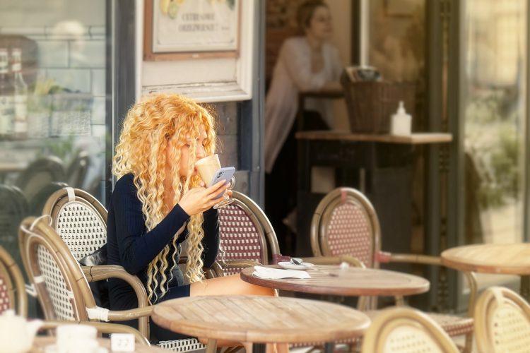 Comment choisir un café-restaurant pour une après-midi détente ?