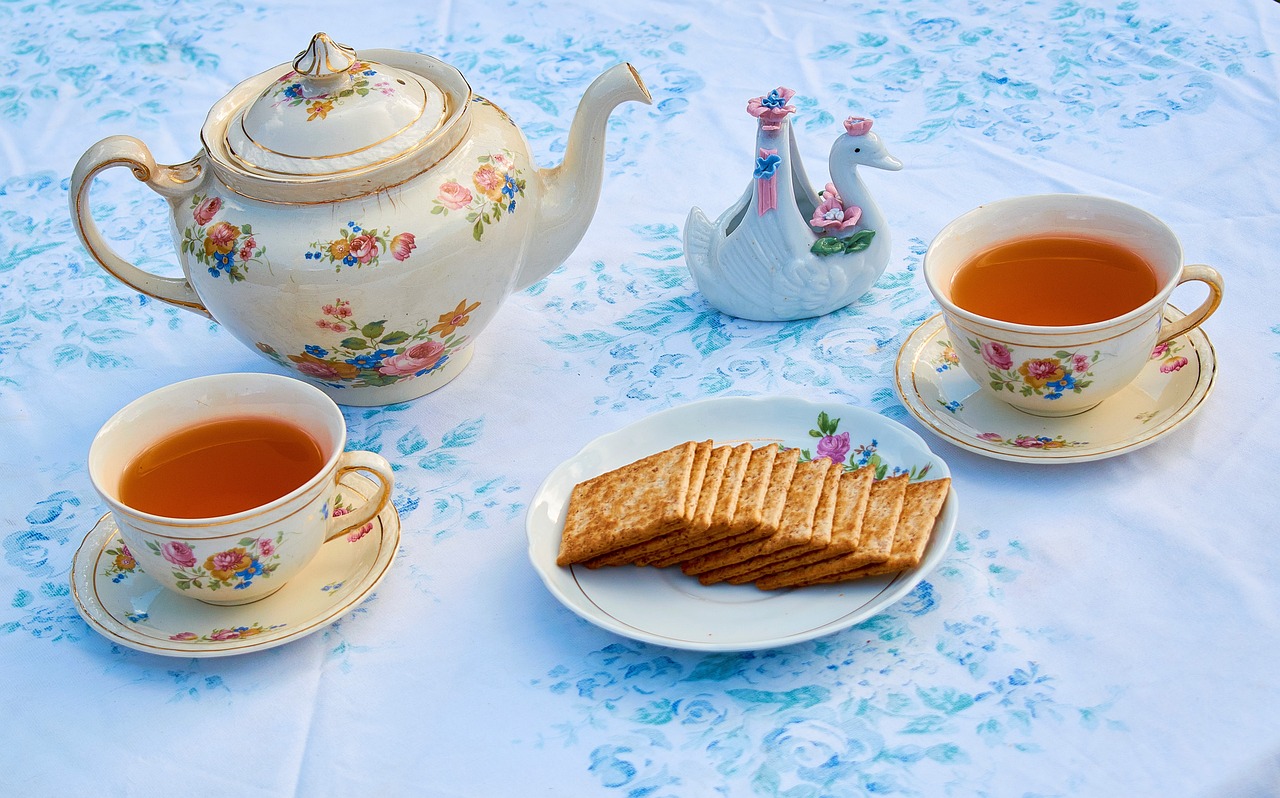 La théière est un ustensile indispensable pour les amateurs de thé