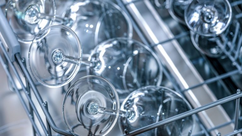 Quelques astuces pour bien sélectionner son lave-verre professionnel