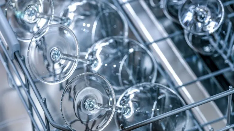Quelques astuces pour bien sélectionner son lave-verre professionnel