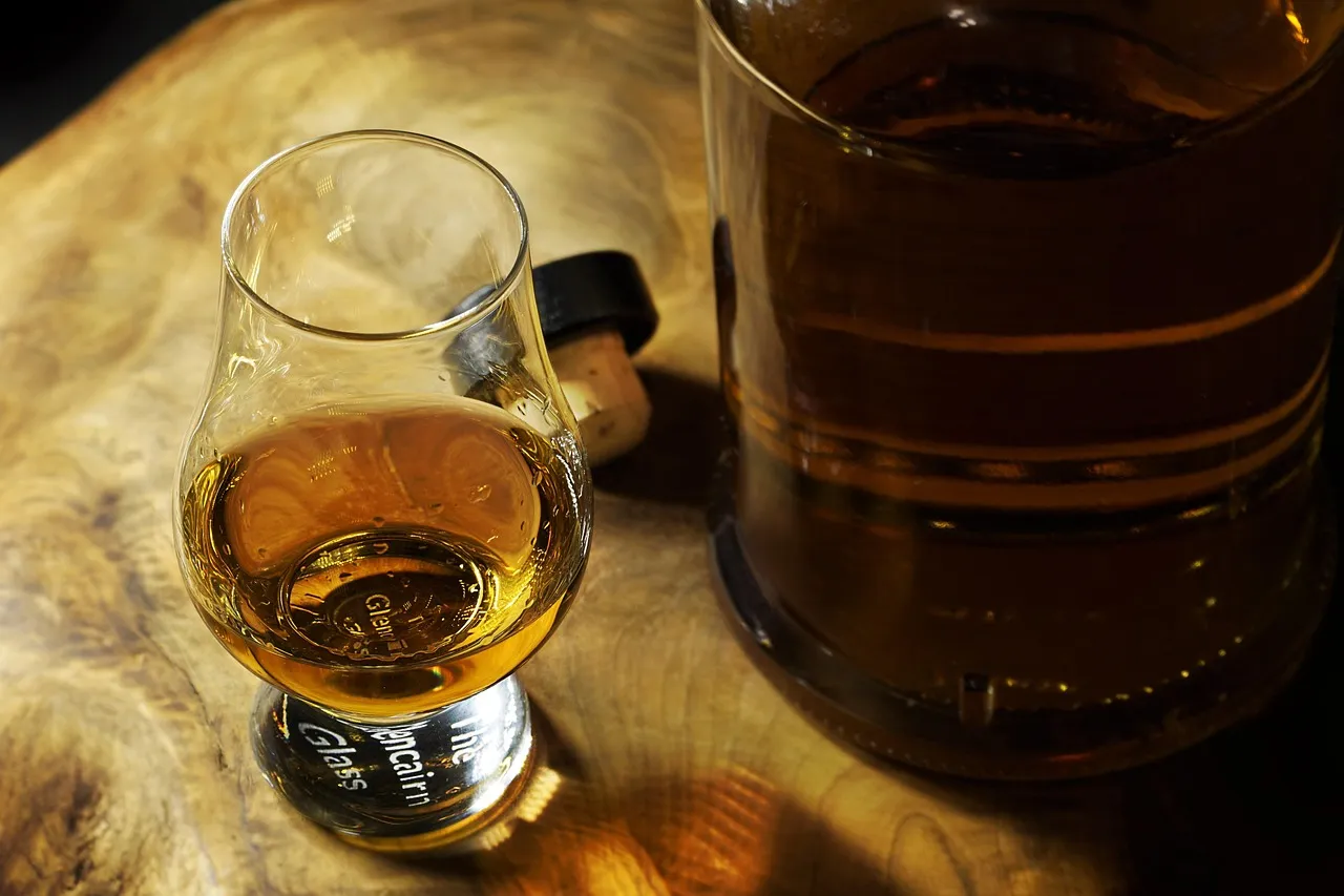 Rhum de Guadeloupe : du vesou aux bouteilles, comprendre la production