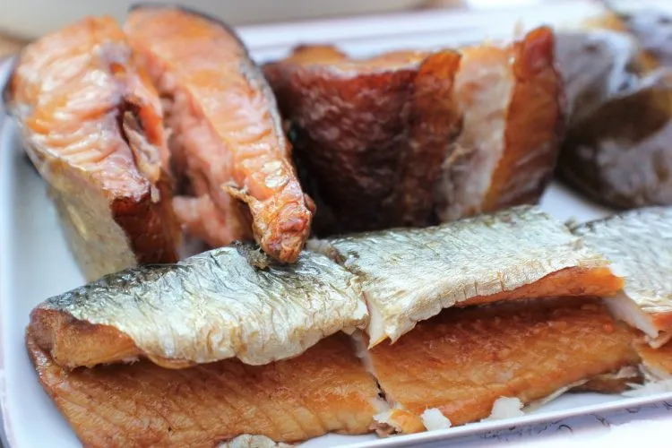 Truite fumée: quelques idées de recettes pour un plaisir exquis à table!