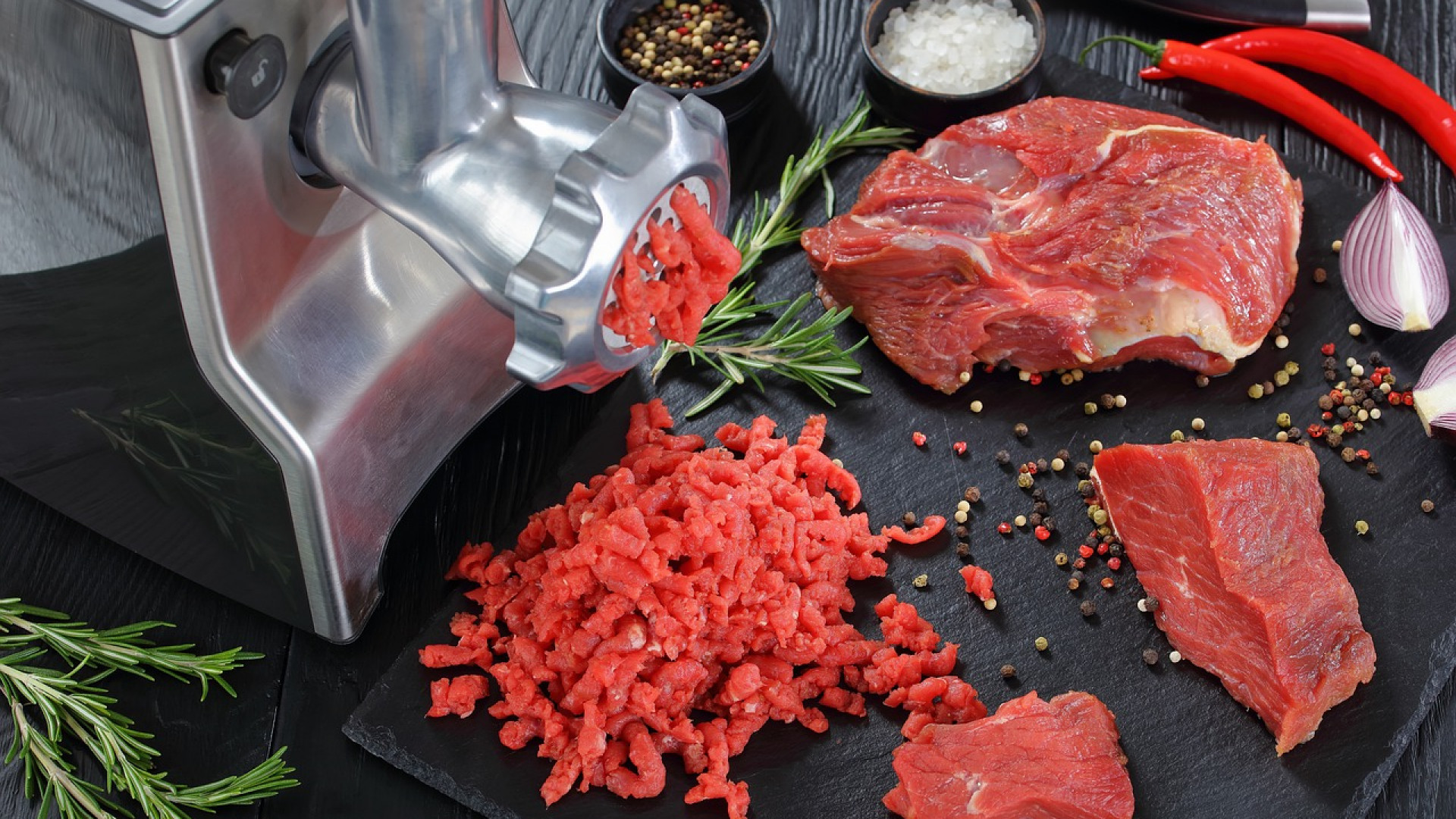 Le hachoir à viande professionnel : un incontournable pour les équipements CHR