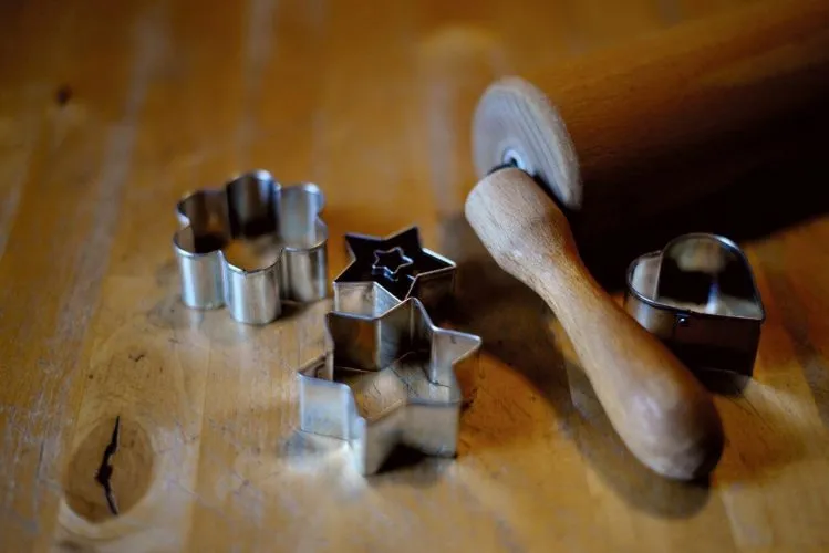 Les emporte-pièces de cuisine: l’outil indispensable pour les petits biscuits de Noël