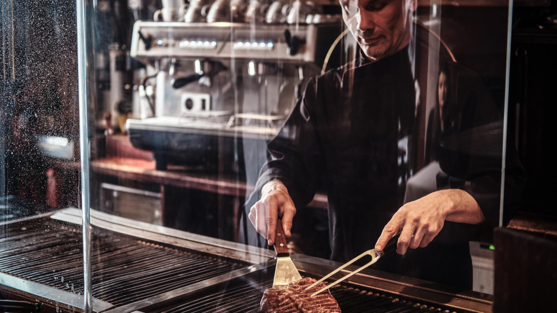 Choisir un grill professionnel pour viandes et poissons : conseils pour équiper sa cuisine professionnelle