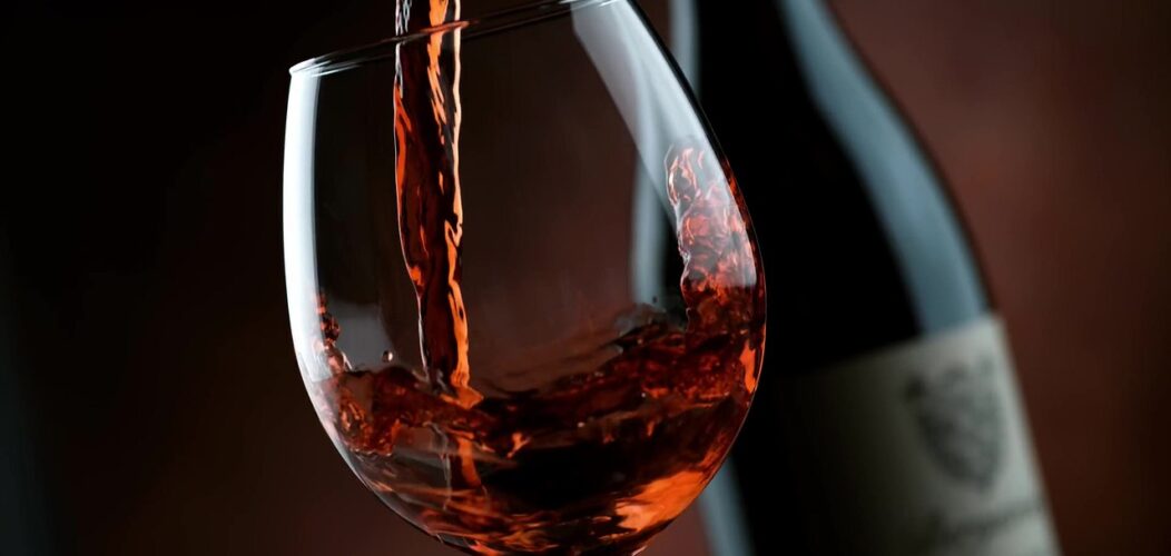 Côte_Rôtie_:_une_appellation_produisant_exclusivement_du_vin_rouge Côte_Rôtie_:_une_appellation_produisant_exclusivement_du_vin_rouge