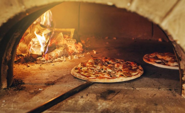 four à bois, pizza, cuisson