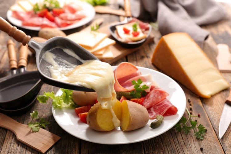 La raclette : comment réussir cette spécialité savoyarde ?