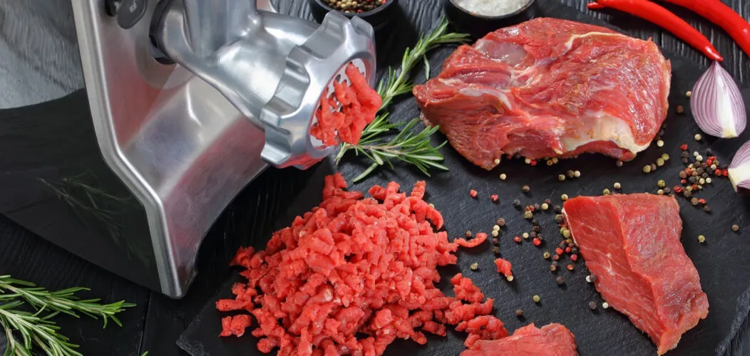 Le hachoir à viande professionnel : un incontournable pour les équipements CHR