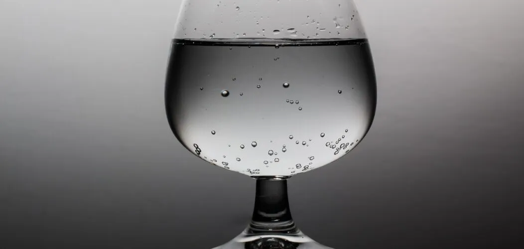 Le_jeûne_intermittent_et_l_hydratation_:_Peut_on_boire_de_l_eau_pendant_les_périodes_de_jeûne_?